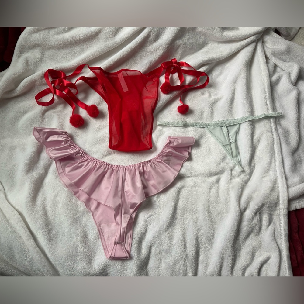 Skims Advent Calendar - 12 pairs of limited edition holiday‎ panties - Picture 5 of 12